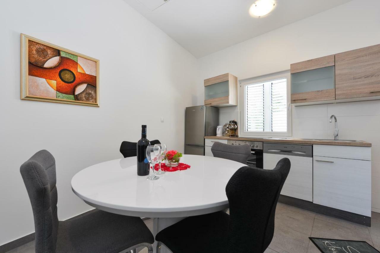 Mandic With Parking Appartement Zadar