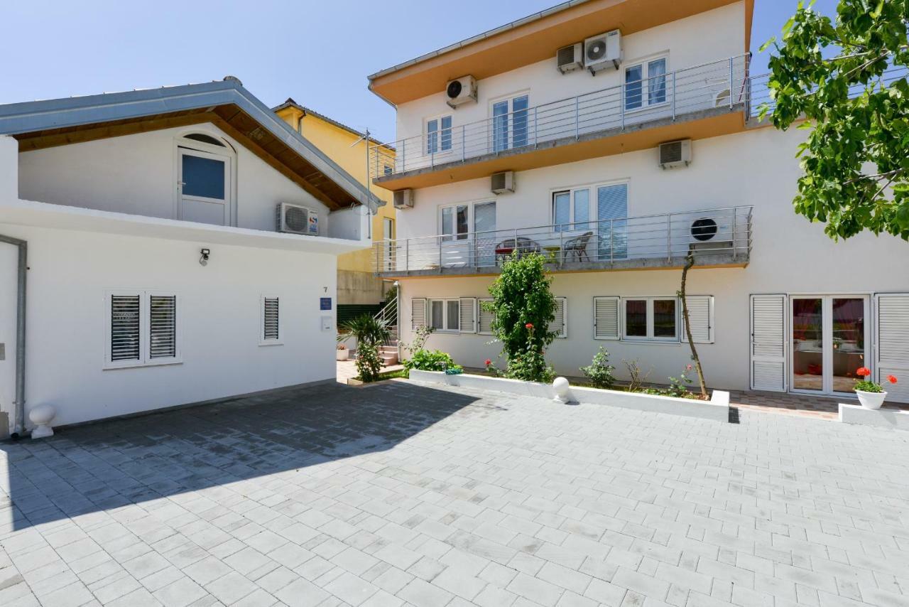 Appartement Mandic With Parking Zadar