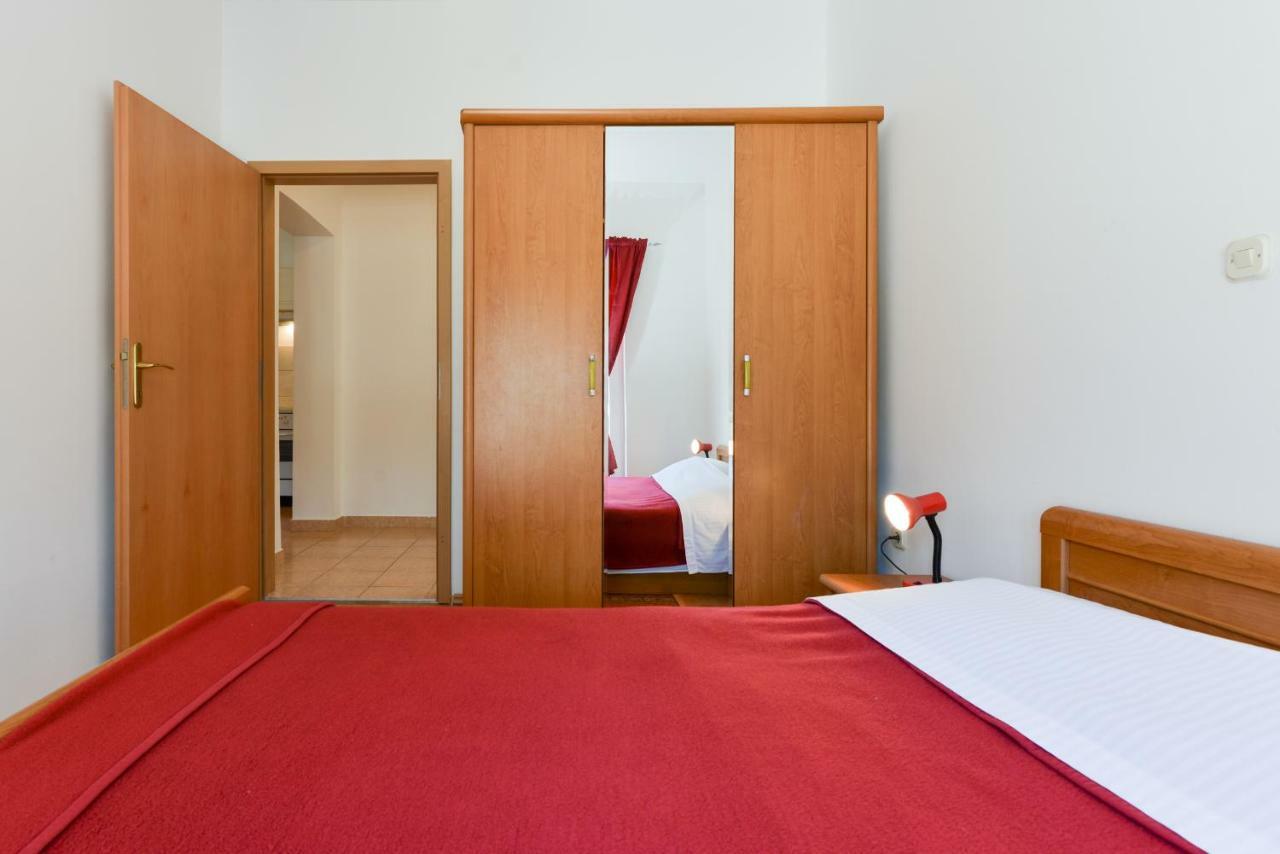 Mandic With Parking Appartement